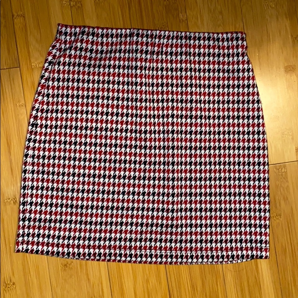 Red and black fun design mini skirt